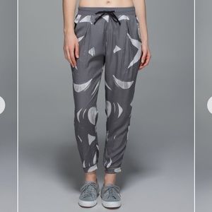 Lululemon City Jogger abstract print